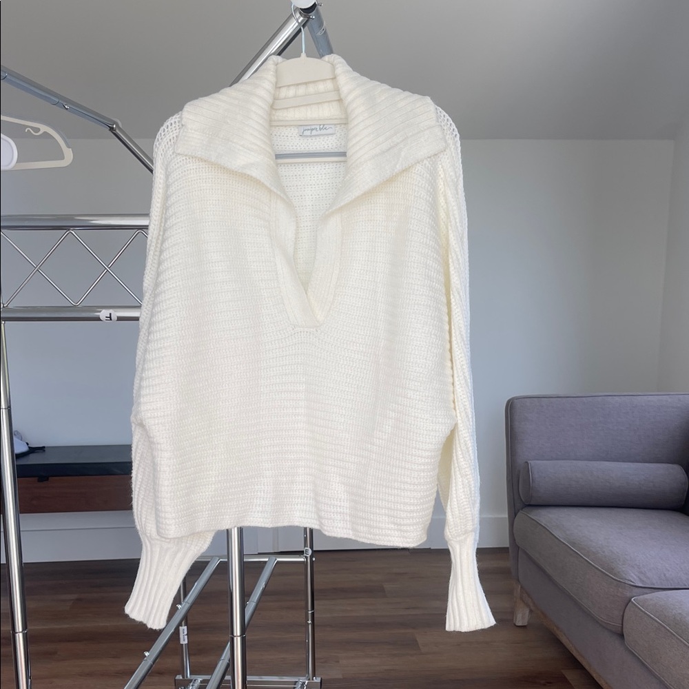Elegant V-Neck Sweater in Soft Cream